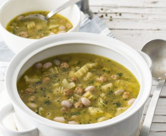 Zuppa borlotti e cardi con polpettine